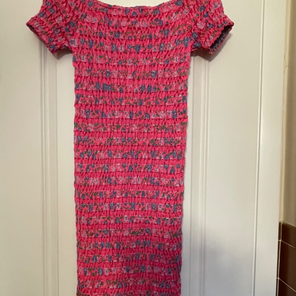 NWT  ZARA Hot  Pink Floral Smocked  Stretch Off Shoulder   Mini Dress Size L - Picture 2 of 13